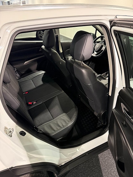 Suzuki S-Cross 13 of 15