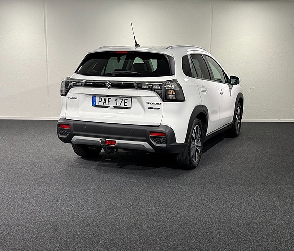 Suzuki S-Cross 7 of 15