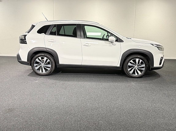 Suzuki S-Cross 8 of 15