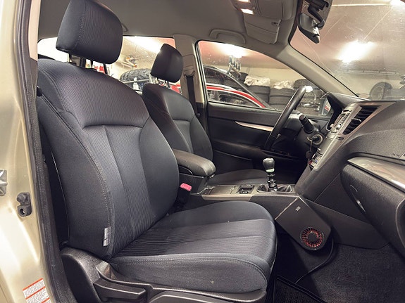 Subaru Legacy 16 of 16
