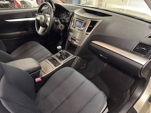 Subaru Legacy 15 of 16