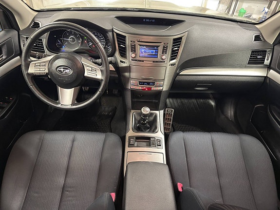 Subaru Legacy 9 of 16