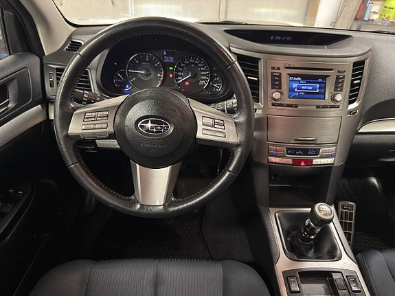 Subaru Legacy 10 of 16