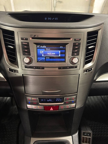 Subaru Legacy 11 of 16