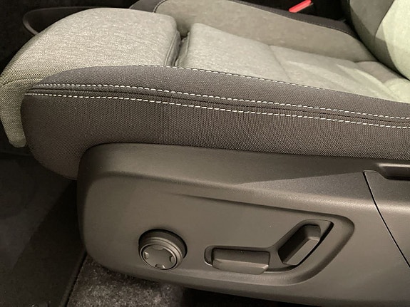 Volvo XC40 9 of 13