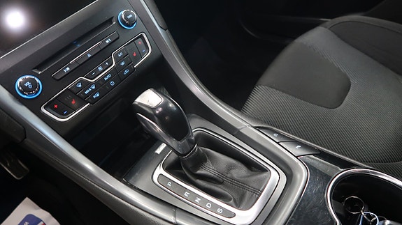 Ford Mondeo 13 of 17