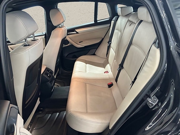 BMW X4 7 of 15
