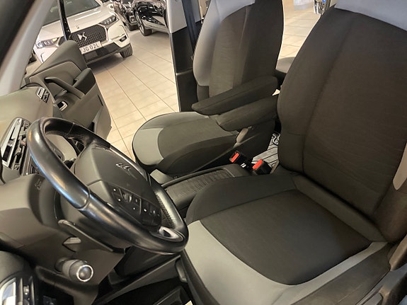 Citroen Grand C4 Picasso 6 of 9