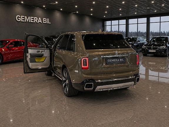 Rolls Royce Cullinan 2 of 2