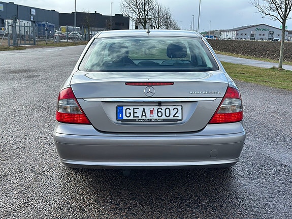 Mercedes-Benz E200 5 of 5