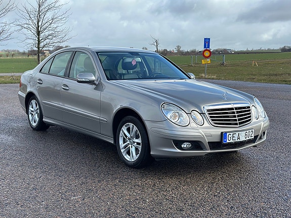 Mercedes-Benz E200 2 of 5
