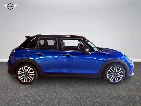 MINI Cooper S 2 of 5