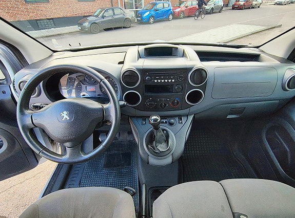 Peugeot Partner 4 of 13