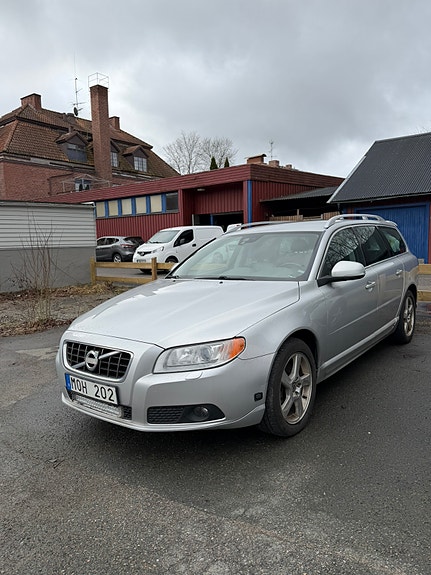Volvo V70 7 of 21