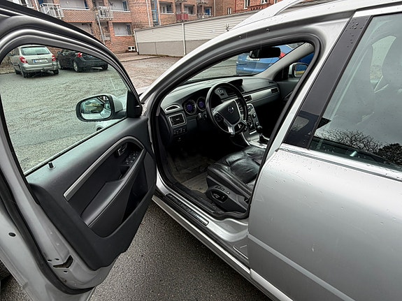 Volvo V70 16 of 21