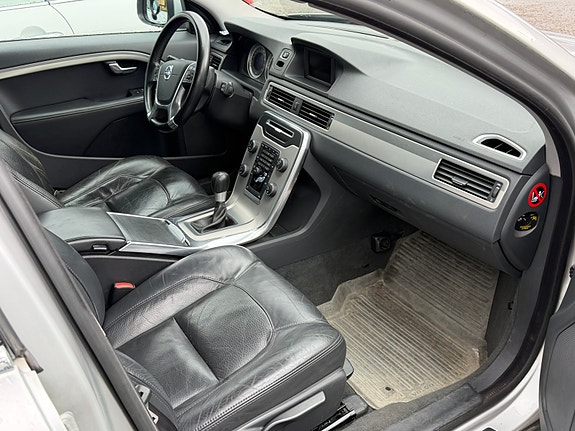 Volvo V70 8 of 21