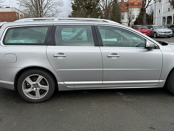 Volvo V70 6 of 21