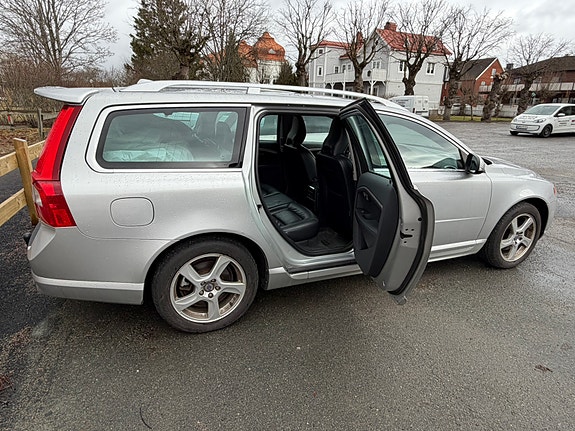 Volvo V70 12 of 21