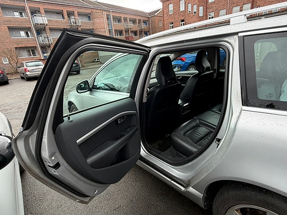 Volvo V70 14 of 21