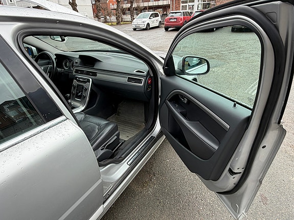 Volvo V70 10 of 21