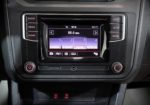 Volkswagen Caddy Maxi 11 of 19