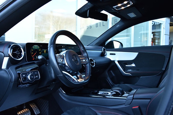 Mercedes-Benz CLA180 10 of 25