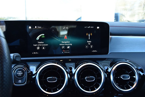 Mercedes-Benz CLA180 18 of 25