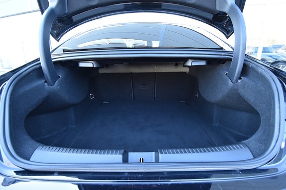 Mercedes-Benz CLA180 13 of 25