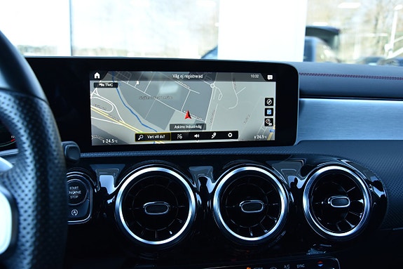 Mercedes-Benz CLA180 19 of 25