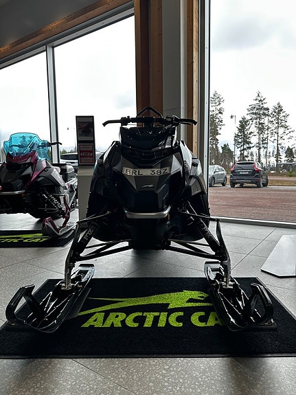 Arctic Cat DEMO HCX 858 146” 2 of 4