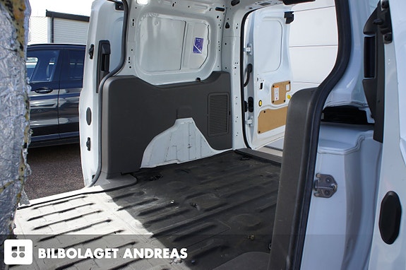 Ford Transit Connect 9 of 12