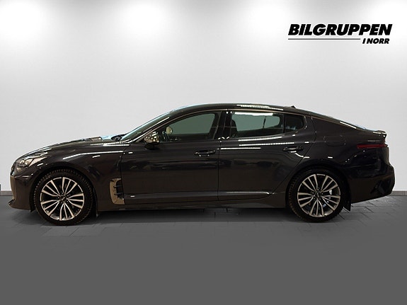 Kia Stinger 4 of 5
