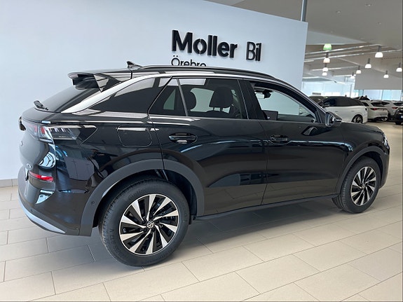 Volkswagen T-Roc 2 of 5
