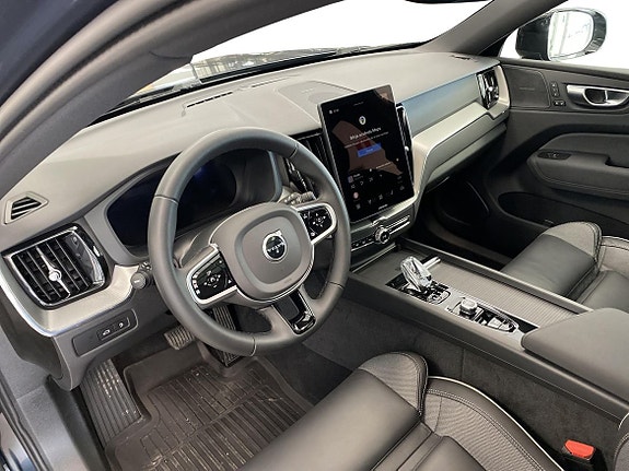 Volvo XC60 6 of 17
