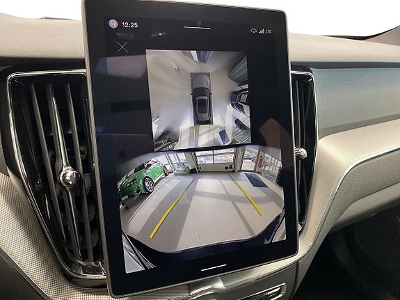 Volvo XC60 13 of 17