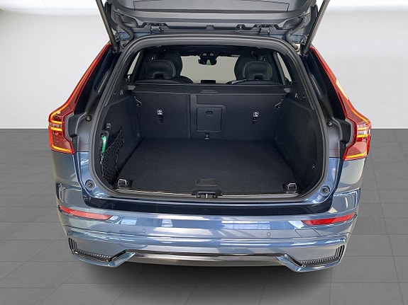 Volvo XC60 10 of 17