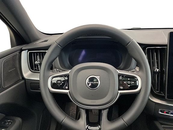 Volvo XC60 9 of 17