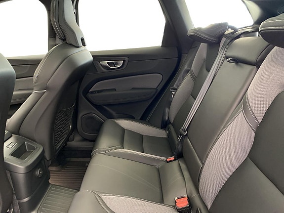 Volvo XC60 7 of 17