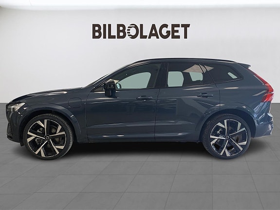 Volvo XC60 2 of 17