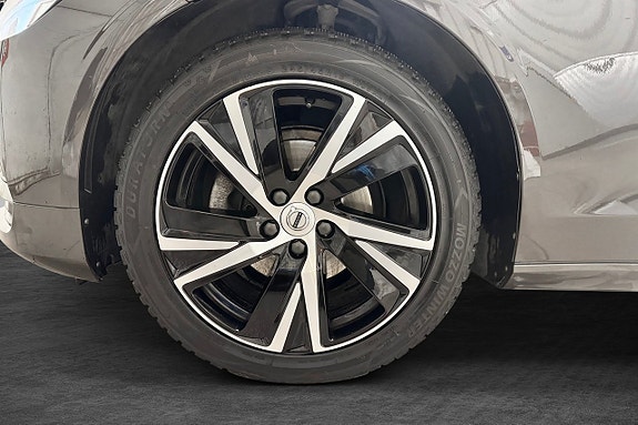 Volvo S90 2 of 17