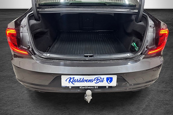 Volvo S90 15 of 17
