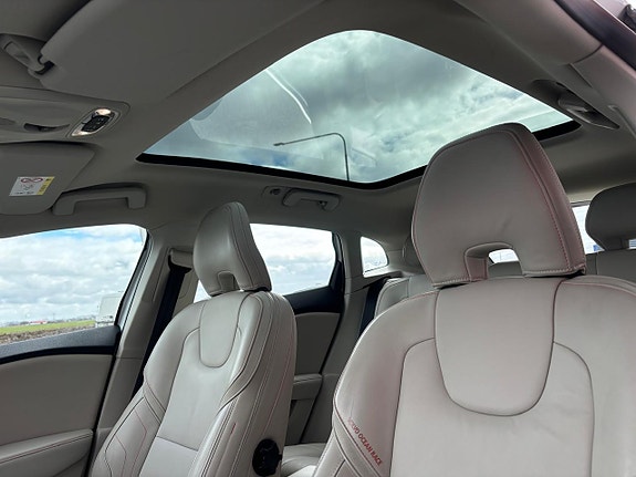 Volvo V40 Cross Country 19 of 30