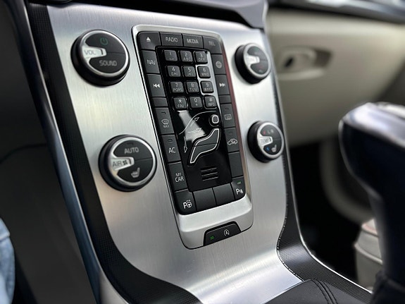 Volvo V40 Cross Country 15 of 30
