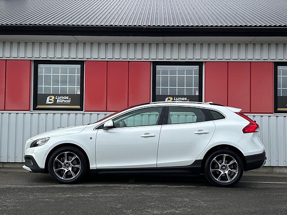 Volvo V40 Cross Country 6 of 30