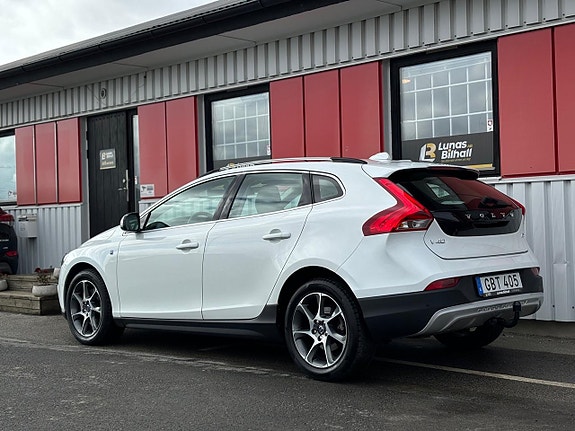 Volvo V40 Cross Country 7 of 30