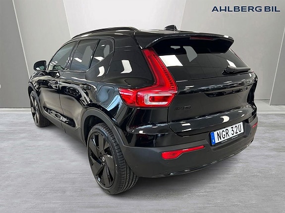 Volvo EX40 4 of 5