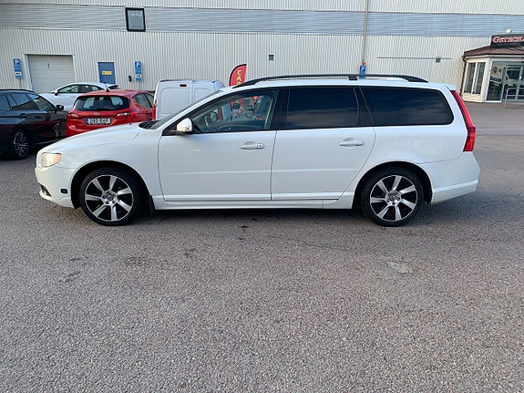 Volvo V70 7 of 14