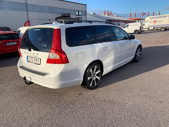 Volvo V70 3 of 14