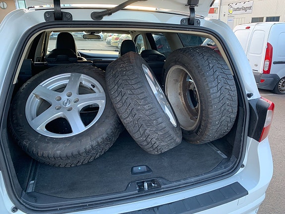 Volvo V70 10 of 14