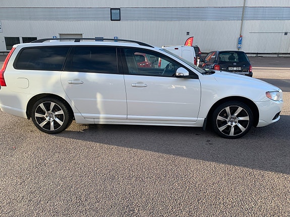 Volvo V70 4 of 14